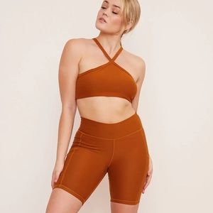 Wolven Tumeric Pyramid Top